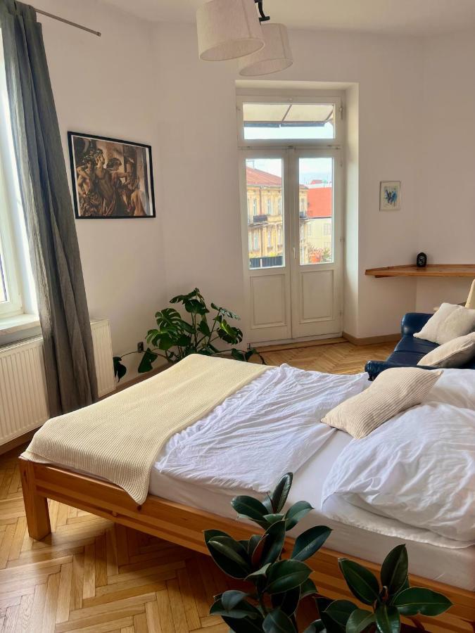 Chic Apartment In The Center Of Cracow Krakow Luaran gambar