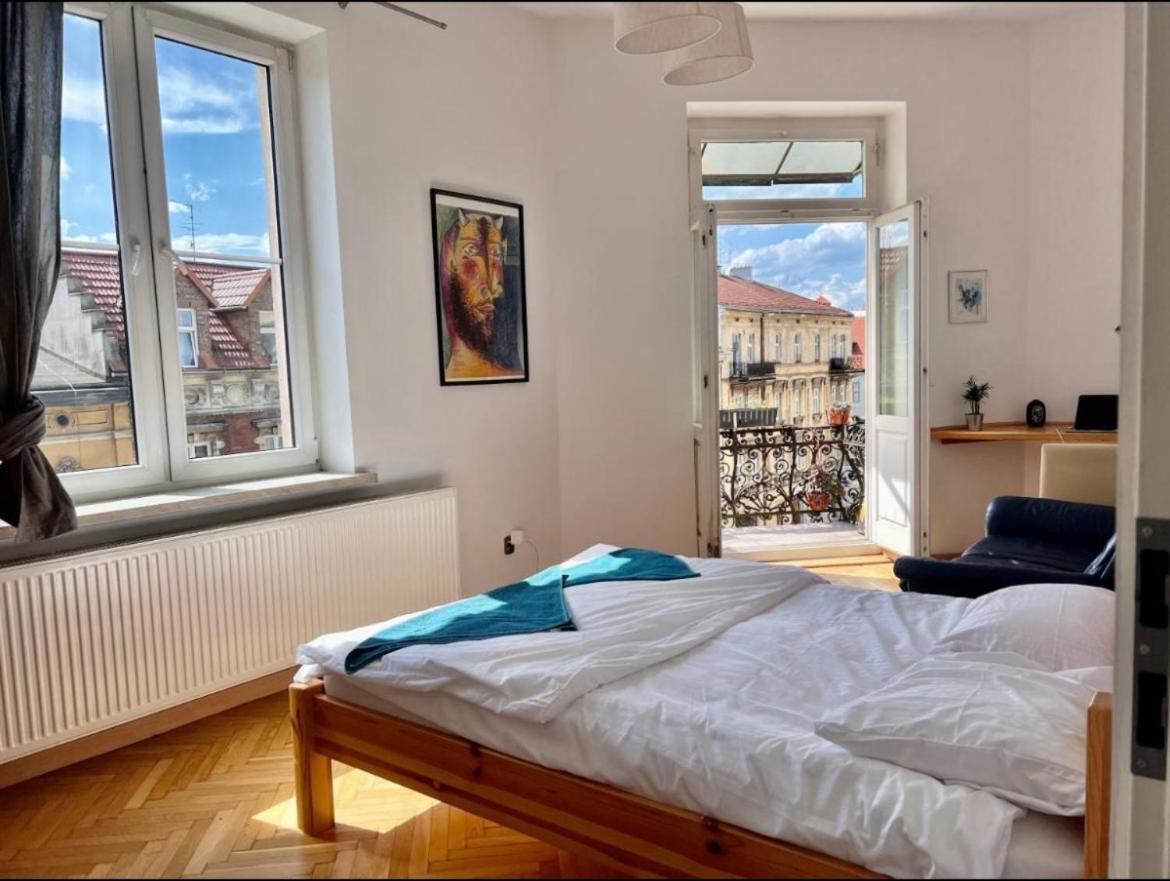 Chic Apartment In The Center Of Cracow Krakow Luaran gambar